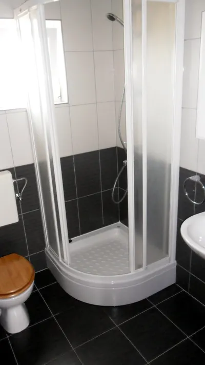 Apartament 3 - 6